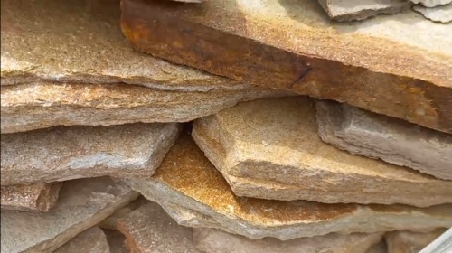 Плитняк златолит жёлтый золотистый для отмостки купить в Наро-Фоминску