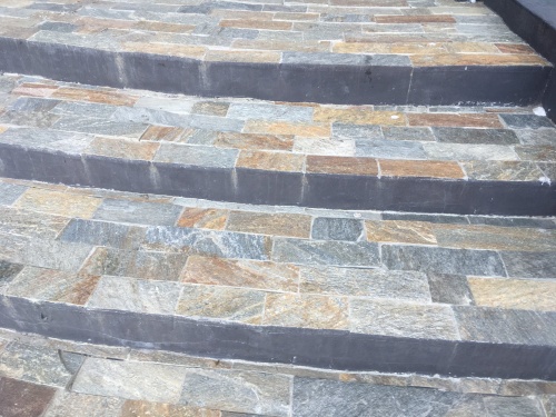 Плитка из Златолита Уральского для лестницы купить в Наро-Фоминску