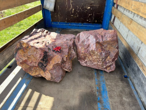 Ландшафтные глыбы красно-фиолетовые 200-1000 килограмм купить в Наро-Фоминску