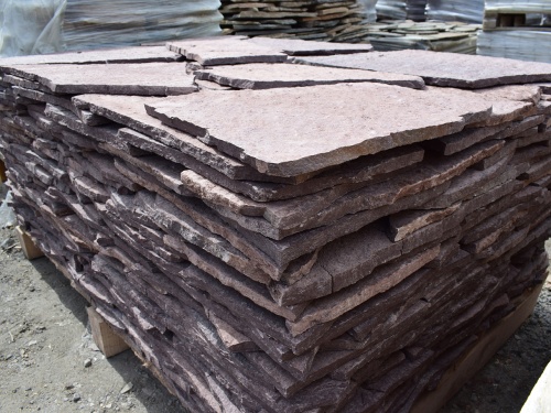 Плитняк лемезит бордовый для облицовки цоколя 20-25 мм  купить в Наро-Фоминску