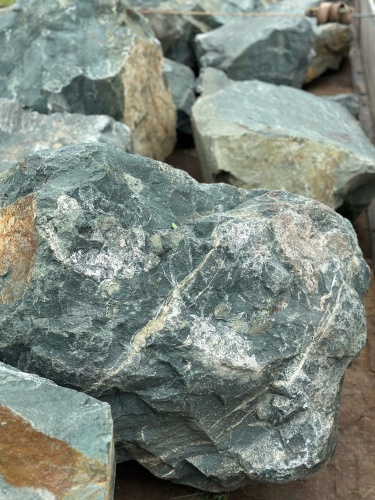 Камни для ландшафтного дизайна зелёные 10-60 килограмм купить в Наро-Фоминску