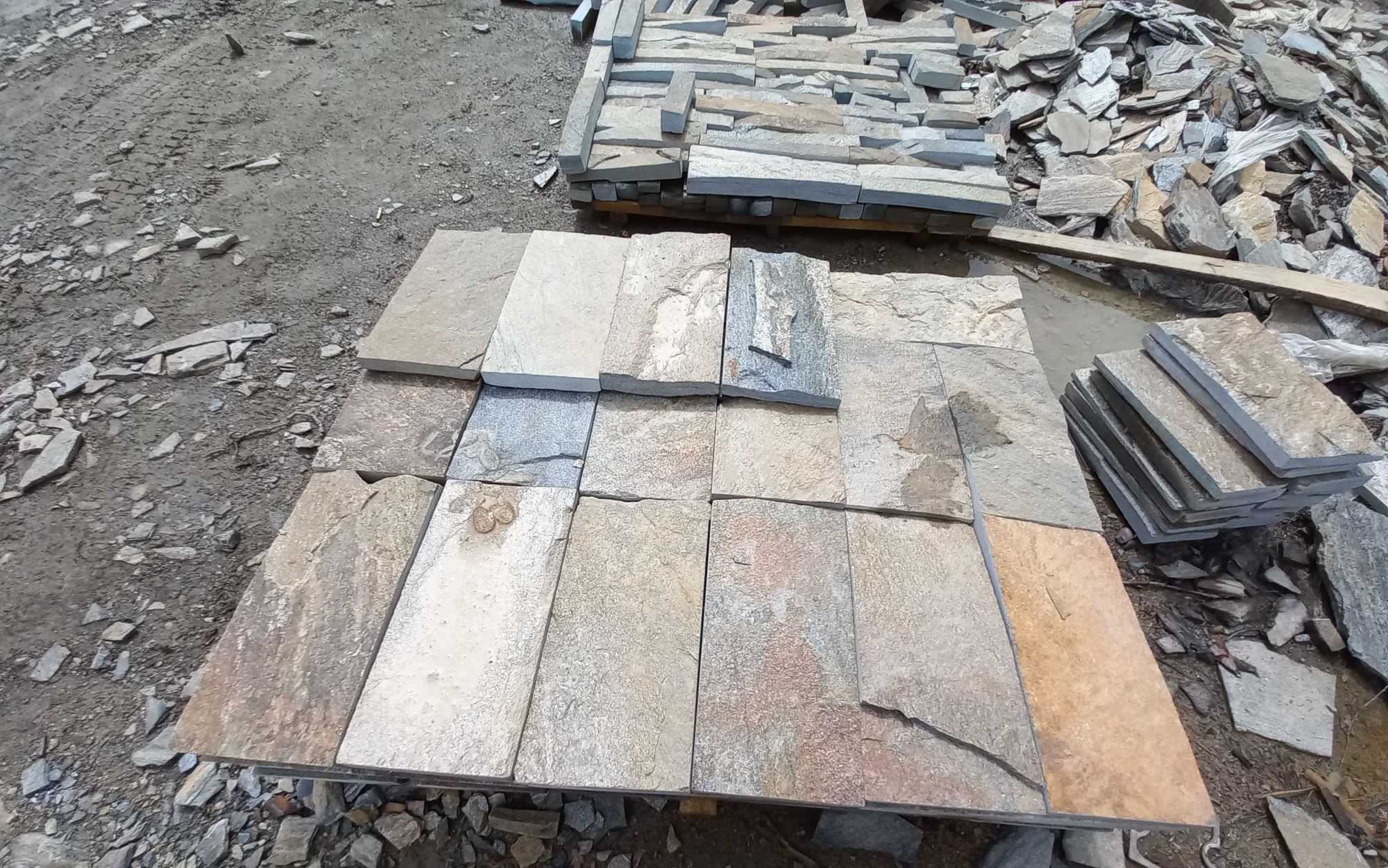 Плитка пилёная златолит Уральский для фасада купить в Наро-Фоминску