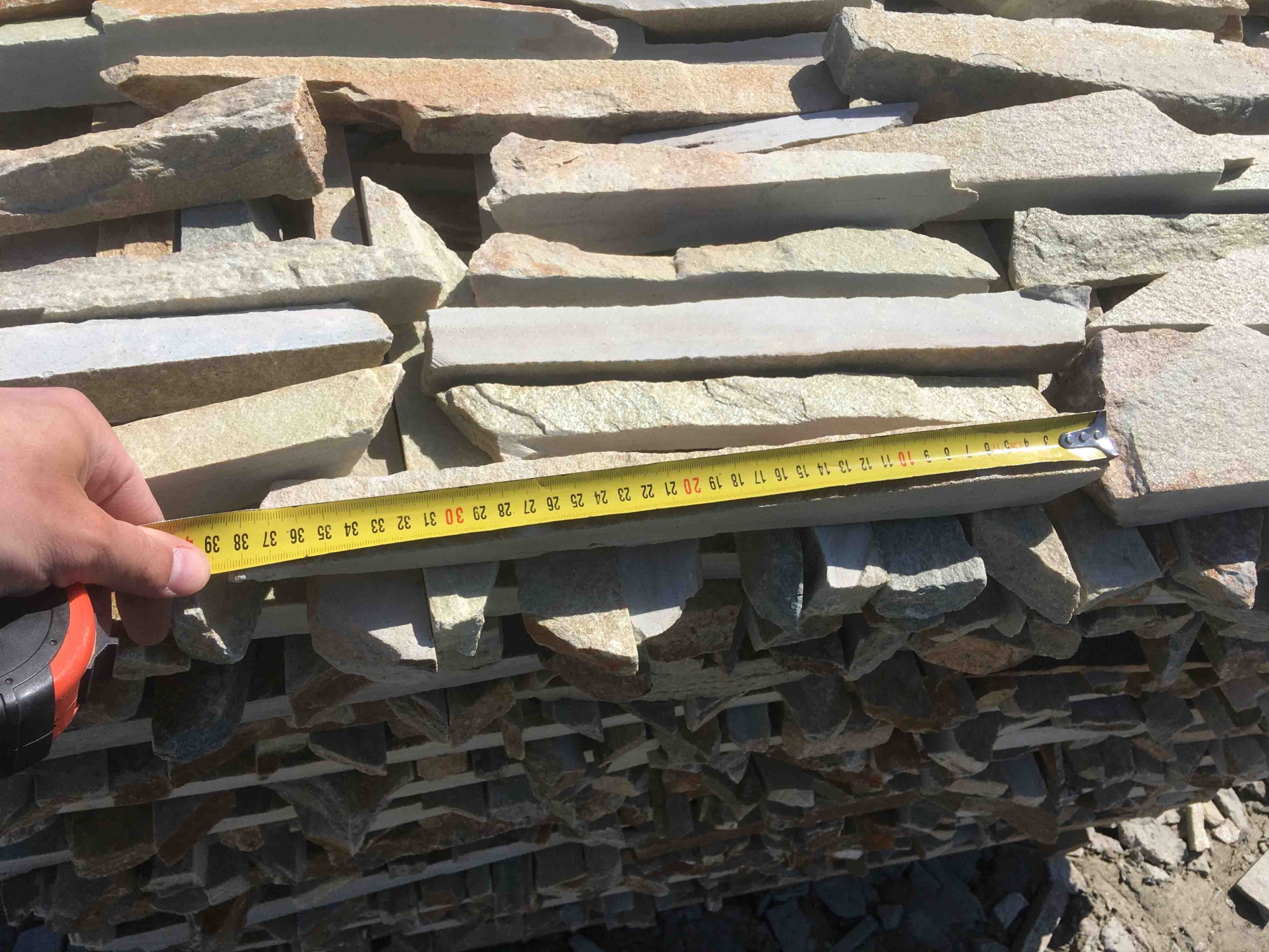 Горбушка златолит золотистый для облицовки купить в Наро-Фоминску