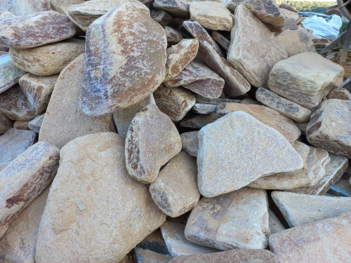 Златолит жёлтый, жёлто-зелёный глыбки и валуны для ланшафтного дизайна купить в Наро-Фоминску