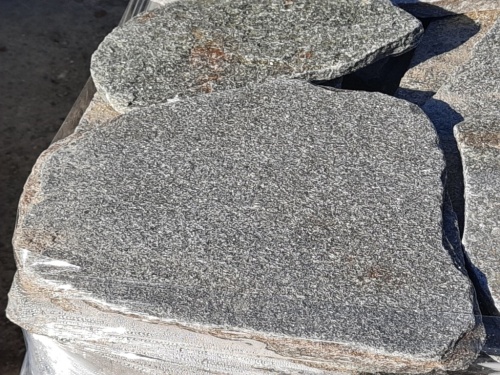 Златолит серебристый галтованный для лестниц купить в Наро-Фоминску