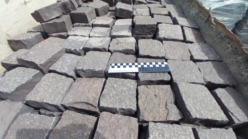 Лемезит колотая брусчатка 10 * 10 см. для парковки купить в Наро-Фоминску