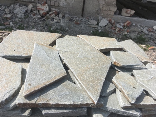 Златолит серебристый галтованный для лестниц купить в Наро-Фоминску